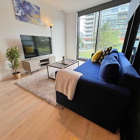 Beauty In Blue! 1Bd 1Bth 1Crsp Apt - Great Location! Apartment Canberra Bagian luar foto